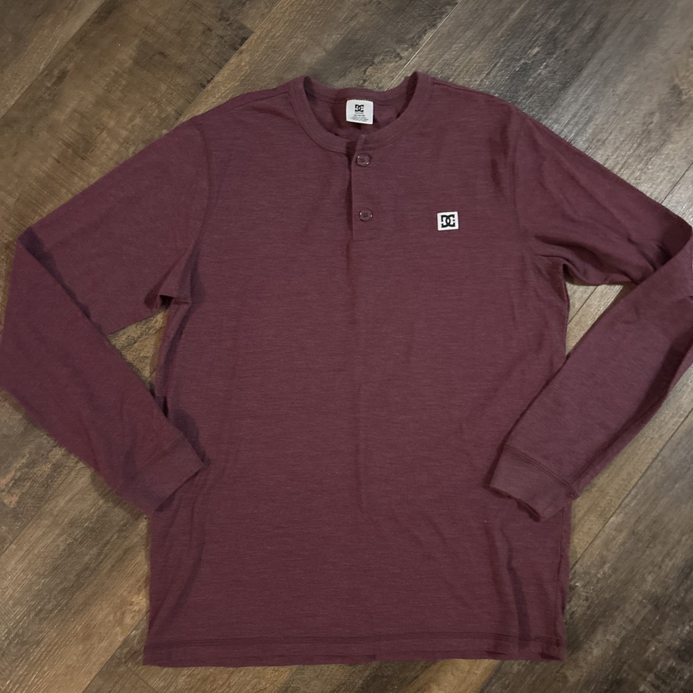 DC Skateboarding Henley Shirt Long Sleeve‎ Medium
